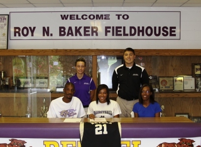 Heather Capps Signs with Lady Cats